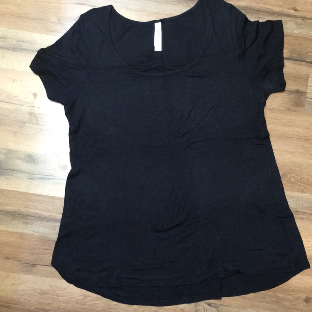 Black ribbed LLR Classic tee!